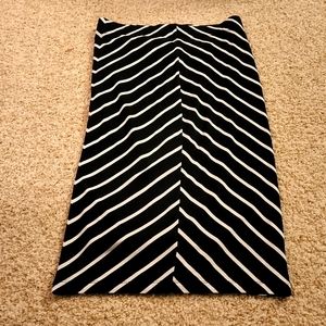 Apt. 9 xs pencil skirt chevron
